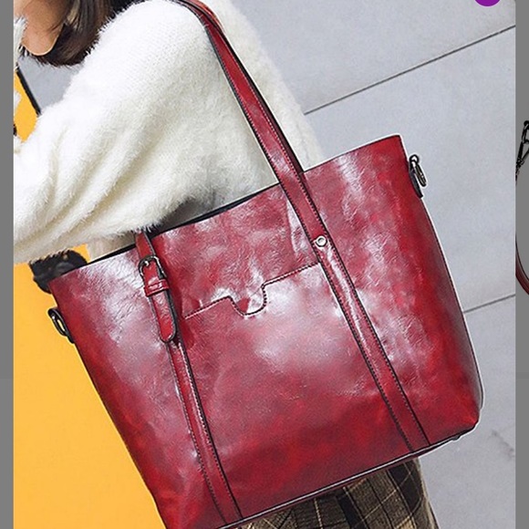 🔥RED TOTE - Picture 3 of 3